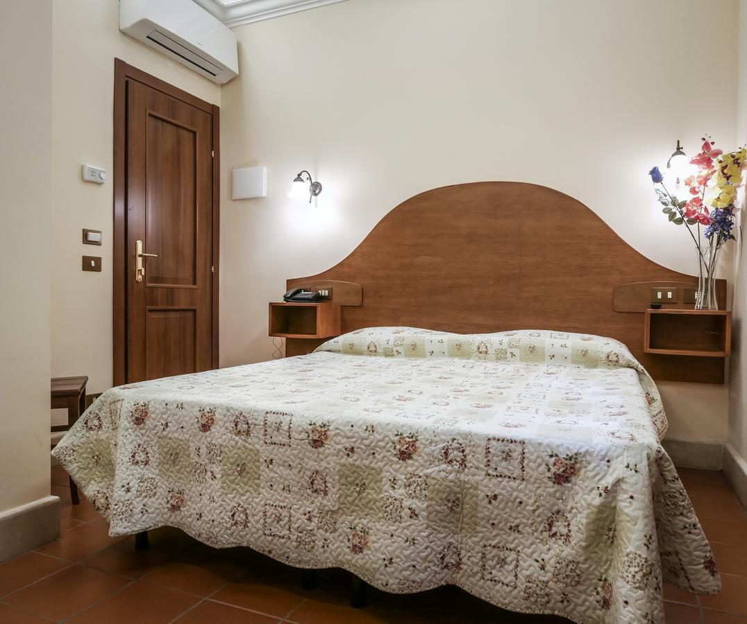 Hotel 4 Coronati Rome Exterior photo